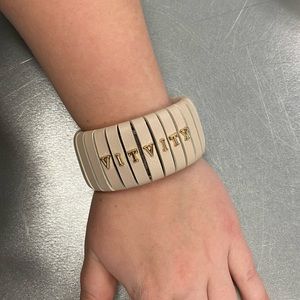Vitvity bracelet